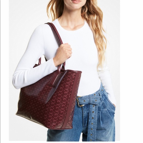 NWT Michael Kors Jodie Merlot Large Logo Jacquard Tote Bag - Picture 2 of 12
